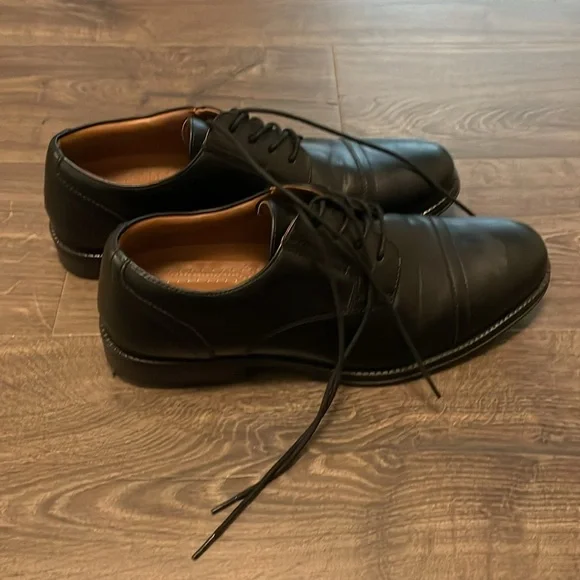 Men’s George Classic Black Dress Shoes, Size 10.5 W - Picture 3 of 5